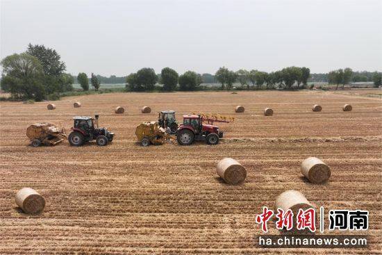 長垣市方里鎮(zhèn)：“三管齊下”推進秸稈禁燒與人居環(huán)境整治:無縫方管
